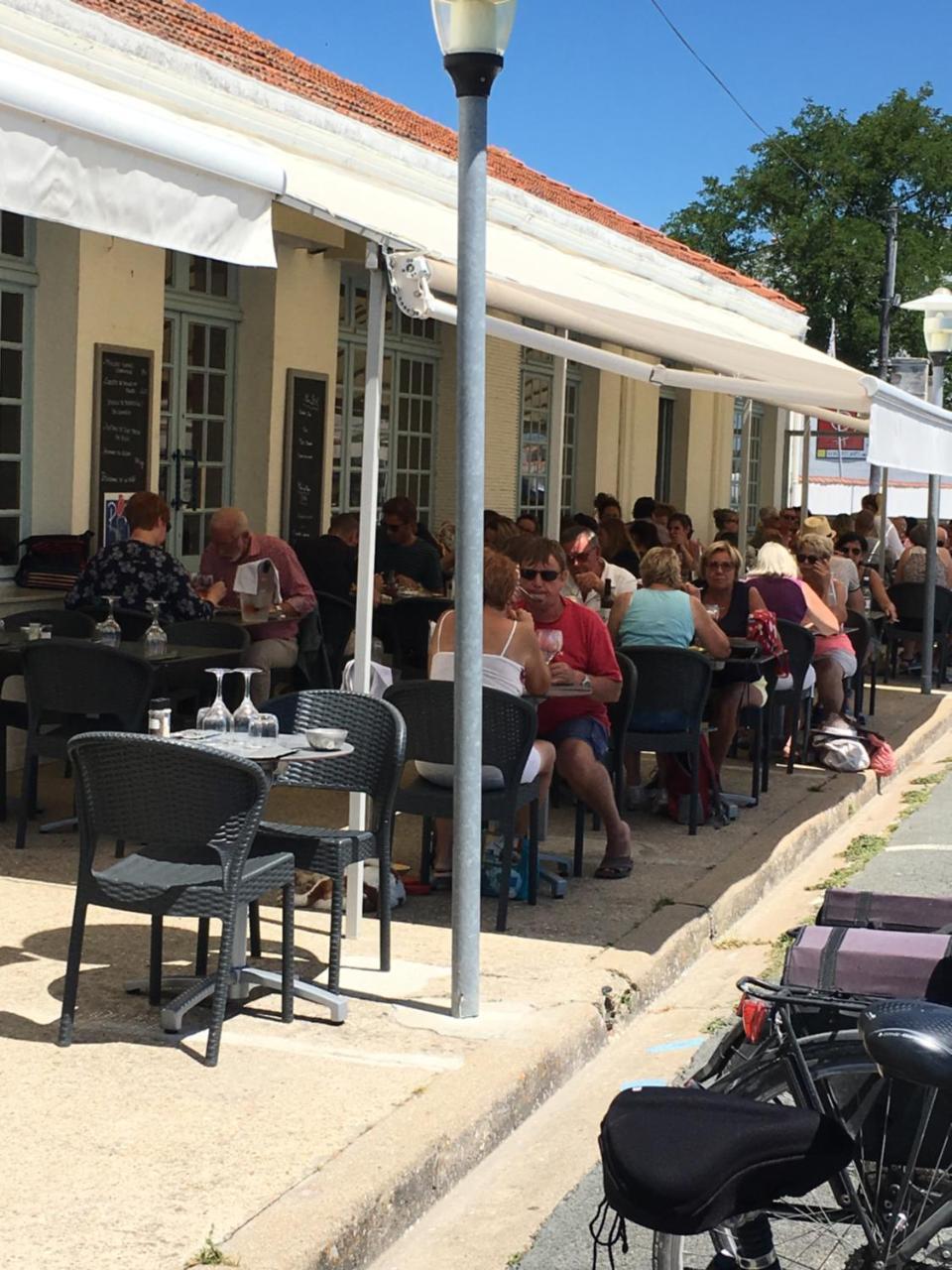 Les Bains Boyardville - Hotel Et Restaurant Экстерьер фото